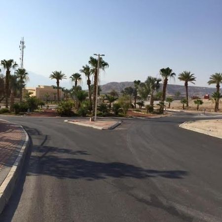הבית של דרורי Neve Zohar Exterior photo